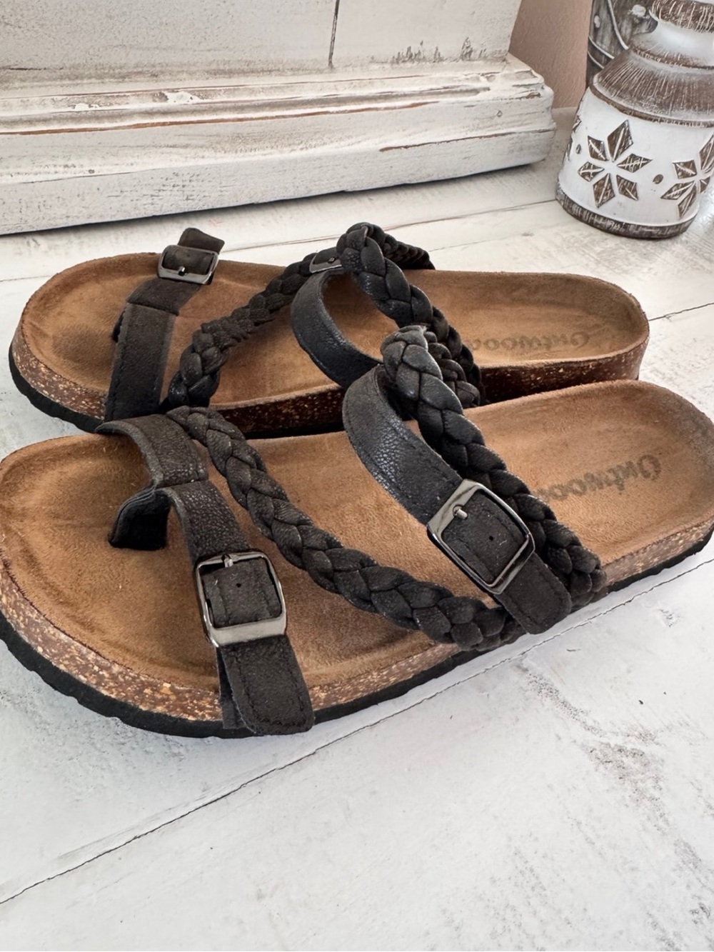 Women’s black sandals